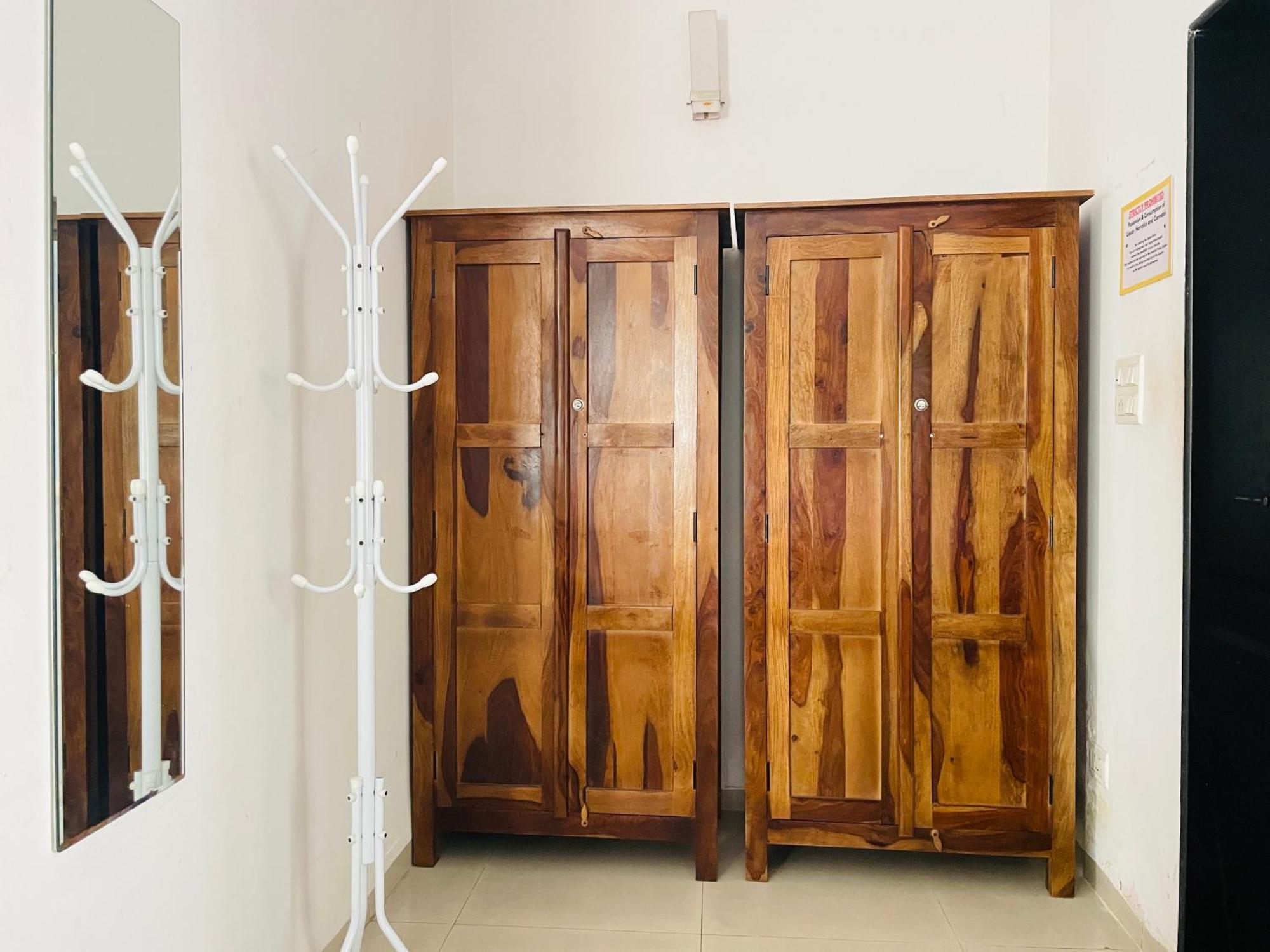 פונה Lifespace- Spacious Hostel In A Luxurious Villa מראה חיצוני תמונה